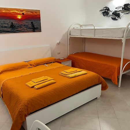 La Terrazza Sul Mare Lägenhet Santa Maria al Bagno Exteriör bild
